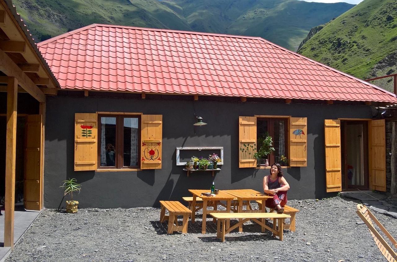 Sno House In Kazbeg Hotel ภายนอก รูปภาพ
