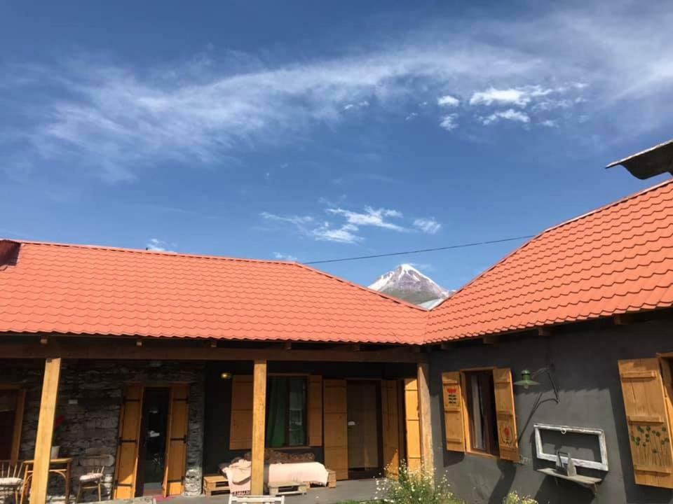 Sno House In Kazbeg Hotel ภายนอก รูปภาพ